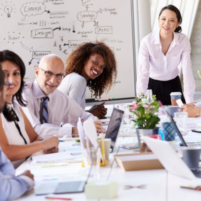 Crucial Coaching & Treinamento - Treinamento corporativo para  desenvolver líderes e colaboradores e acelerar os resultados do negócio. Soluções de treinamento.