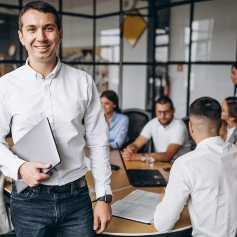 Crucial Coaching & Treinamento - Para impulsionar seu crescimento pessoal e profissional e alavancar sua ascensão na empresa. Soluções de treinamento.